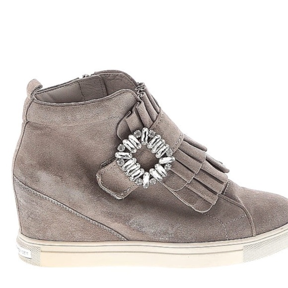 Kennel & Schmenger Trainer Hidden Wedge Sneaker with decorative buckle - Picture 2 of 10